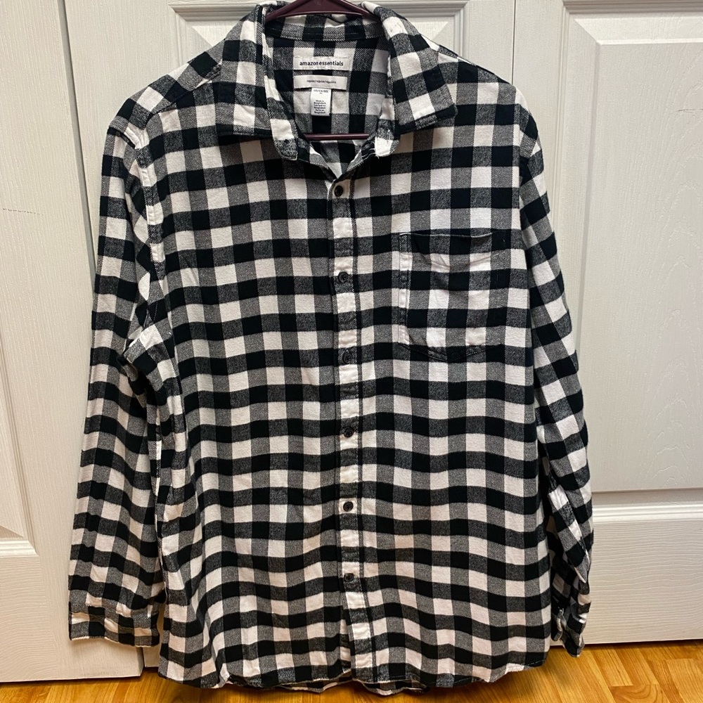 Amazon Essentials Women's Flannel, size Medium